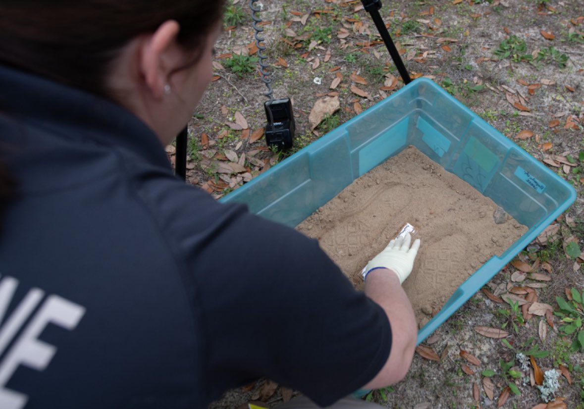 🚔💼Exciting news from Eglin Air Force Base! Law enforcement professionals recently joined forces for the Battle of the Badges competition, a unique twist on crime scene investigation. Full story here: bit.ly/3PFeKEl #unitedstatesairforce #airforcetestcenter