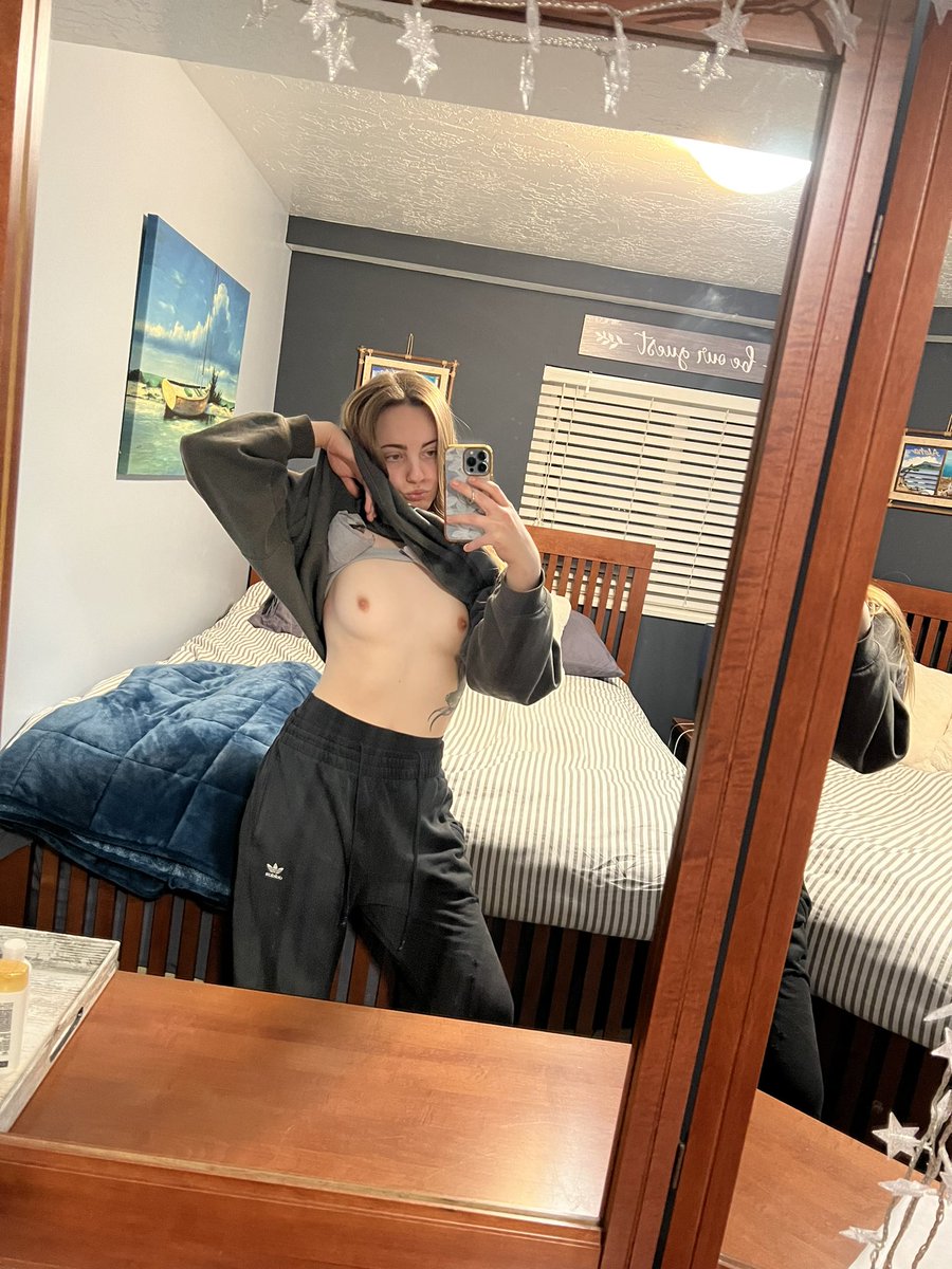 Grace_nos's tweet photo. Good morning, happy hump day 🤍 
Just made my OF 15% off and posted part 2 of my new video 😈 
OF: https://t.co/2sXYI31Z8j

#onlyfans #onlyfans_girl #Wednesday #nsfw #nsfwtw #ocean #subscribe #Part2 #musclewomen #musclebody #newvideo #onlyfanspromo #discord #csgogirl https://t.co/AH5mkaKcPb