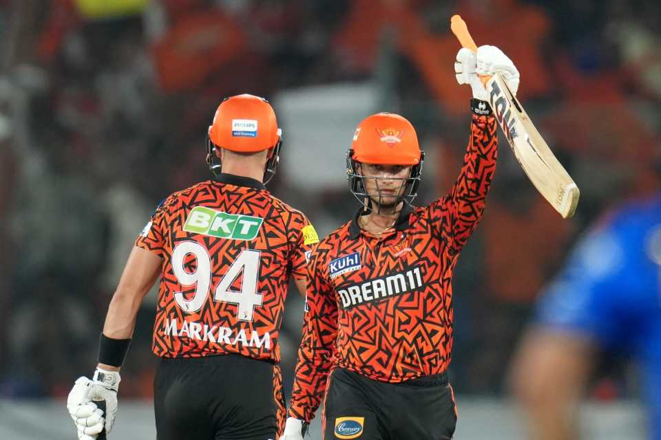 wwasay's tweet photo. Boucher should come to open the innings with Pandya and chase it down in 15 overs. #SRHvMI #AbhishekSharma #TravisHead #Klaasen #IPL2024 #CricketTwitter https://t.co/JmVnLsDLDt