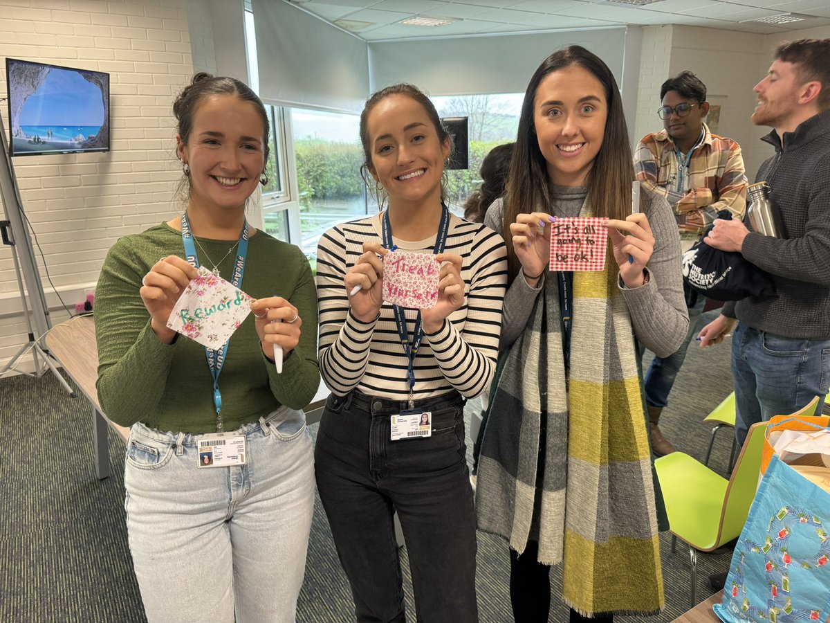 Great to see everyone at JClub today! Huge thanks to Dr @fahad_kahloon1 for a fantastic talk on One Health in the control of various diseases. Thanks also to the Student Wellbeing team who came along and got us thinking about our own #wellbeing through their flag making activity!