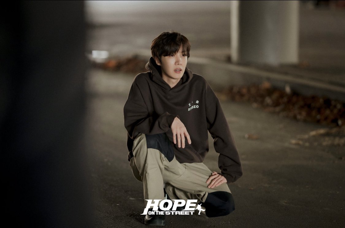Dianalauradr24's tweet photo. HOPE ON THE STREET> Official Photo EP.1 https://t.co/xqsEve0YnM