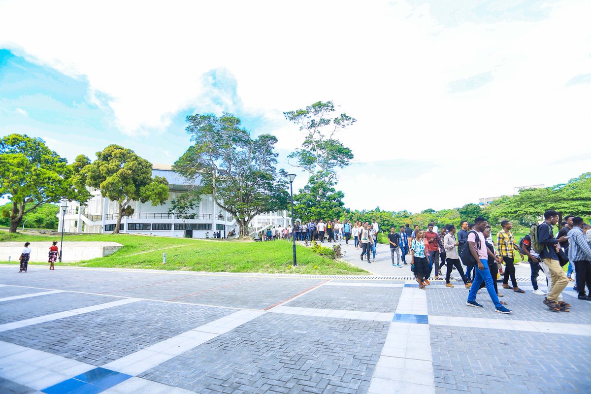 UdsmOfficial's tweet photo. New Semester, Fresh Energy!
UDSM students joyful as they embark on the Second Semester of the Academic year 2023/24 after a much-needed break. Feeling energized and ready for the quest for knowledge.
#BackToTheBooks
#MotivatedMinds
#AlwaysUDSM https://t.co/UZ0AqwggwY