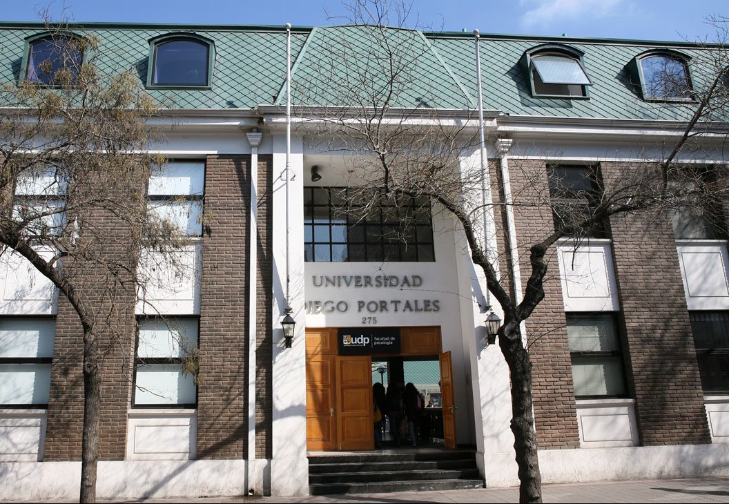 udp_cl's tweet image. ✍️Estudiantes de #PsicologíaUDP publican investigación sobre #depresión #postparto en la revista Veritas Et Scientia📃

👉El trabajo tuvo el propósito de aportar un enfoque chileno y de género en este campo de estudio.

Conoce más en psicologia.udp.cl/estudiantes-de… 📲⬇️

#UDP #Psicología