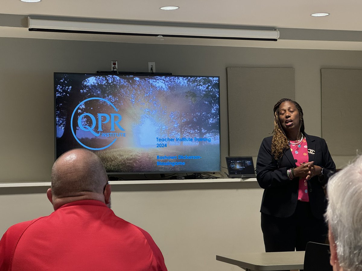 ElmoreComm's tweet photo. Thanks to @ECBOED for lending their QPR training staff to members of the County Commission and various department heads and staff. Great sessions this morning and good start to an important dialog on mental health #67onevoice #areyouok #988 @AlabamaCounties @NACoTweets https://t.co/nKfh1baTZL