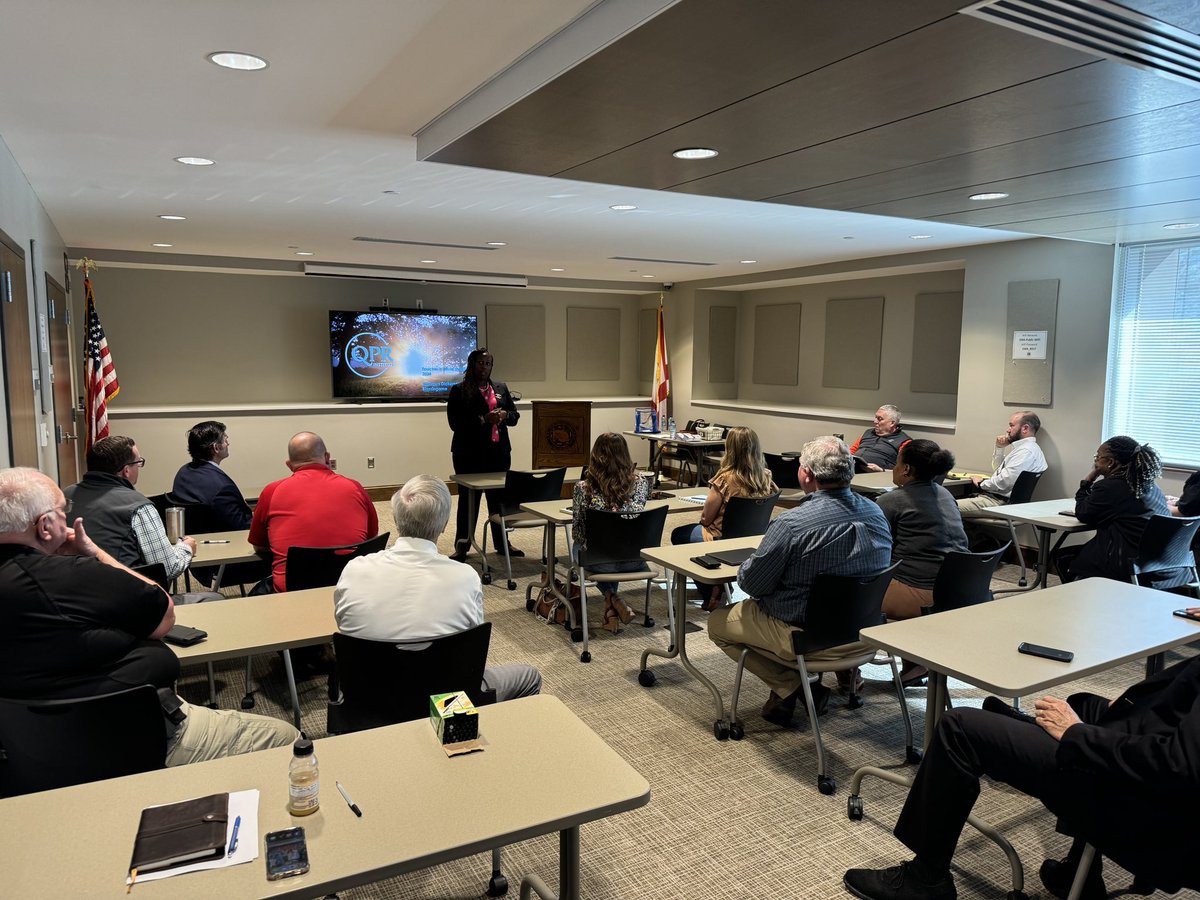 ElmoreComm's tweet photo. Thanks to @ECBOED for lending their QPR training staff to members of the County Commission and various department heads and staff. Great sessions this morning and good start to an important dialog on mental health #67onevoice #areyouok #988 @AlabamaCounties @NACoTweets https://t.co/nKfh1baTZL