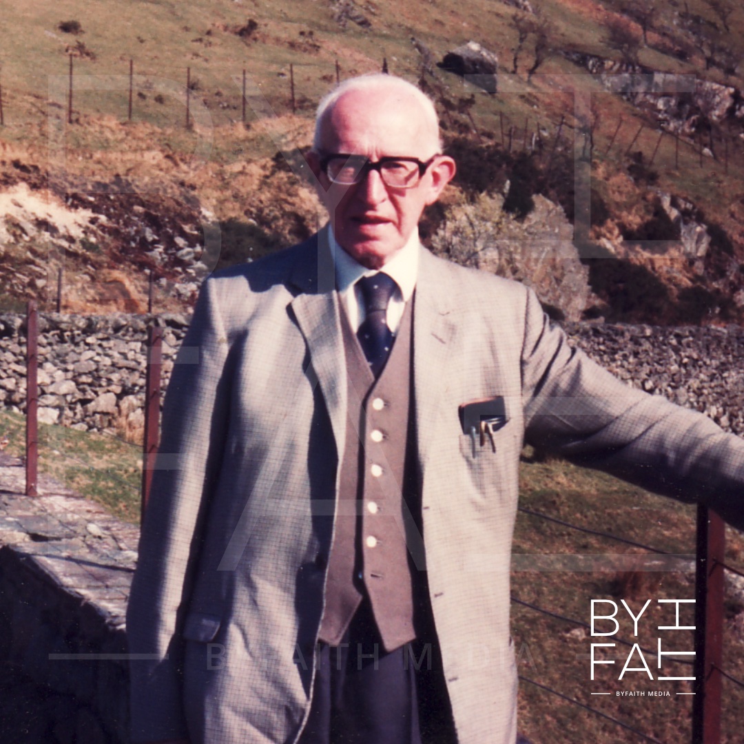 Today marks the 20th anniversary of Samuel Rees Howells’ Service of Thanksgiving. After Rees Howells was promoted to glory in 1950, his son Samuel became Director of the Bible College of Wales until his passing in 2004.

#SamuelReesHowells #ReesHowells #intercession #Intercessor