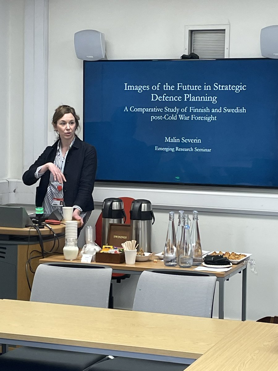 It’s great to have @MalinSeverin, one of our @LeverhulmeTrust PhDs, presenting on her research - ‘Images of the Future in Strategic Defence Planning’ - for our Emerging Research Series.