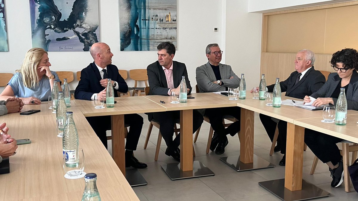 <a href="/CAEBmenorca/">CAEB Menorca</a> <a href="/Jbauzamayol/">Jaume Bauzà Mayol</a> <a href="/ConsellMenorca/">Consell de Menorca</a> 👉🏼Avui hem tingut el plaer de compartir amb membres de l’associació <a href="/ASHOME_Menorca/">ASHOME</a> i hotelers de l’illa els nostres projectes per aquesta legislatura. 

El conseller i el director general de Turisme han estat rebuts a l’Hotel Sagitario Playa de Ciutadella.