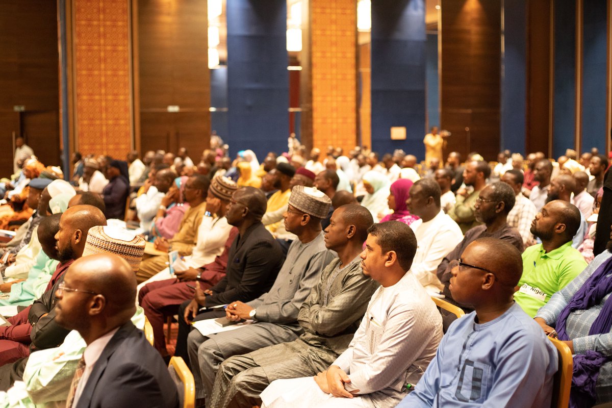 bsidikou's tweet photo. #POSNIGER  : C'était lors du Lancement avec le projet PVI Niger de l'Agence National pour la Société de l'information - #ANSI, Soutenu par la #BanqueMondiale.

@ifuturAfrica   sera chargée de fournir les dispositions de Paiements #TPE / #POS, le systèmes de gestions des transactions communément appelé Agrégateur de paiement, le recrutement des points de services, les marchands ainsi que l'accompagnement dans l'adoption des paiements électroniques.

Il s'agit de 2000 dispositifs de paiements (points d'acceptation de paiements électroniques et Points de Services Financiers) qui seront distribués dans les prochains jours.

Grâce à cet écosystème de produits et services financiers aujourd’hui disponible, l’ensemble des acteurs (Les Banques, SFD, Assurance, Facturiers, Commerces, les opérateurs Télécoms) peuvent facilement s’interfacer et rendre disponible leur service à ce vaste réseau sur les Terminaux. Plus il y’en aura de service disponible via ces terminaux, plus l’adoption sera facile pour les marchands , et par ricochet nous pouvons atteindre les populations dans ce défis d’inclusion financière.

Pour ceux qui réponds aux critères Formulaire enrôlement en bas: https://t.co/5G6odGPo06