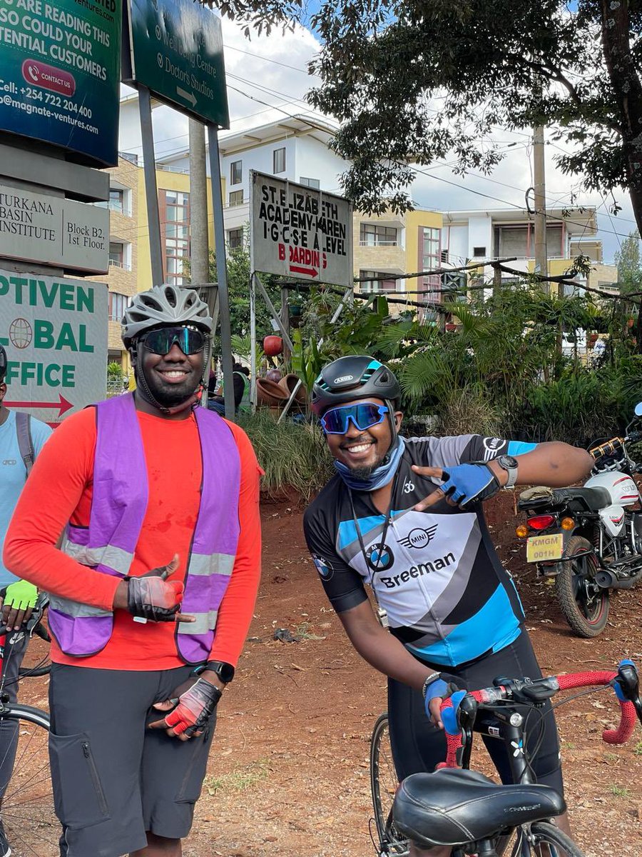 MamaCycling's tweet photo. Tuesday Ride team. https://t.co/NpV5CWYKXD