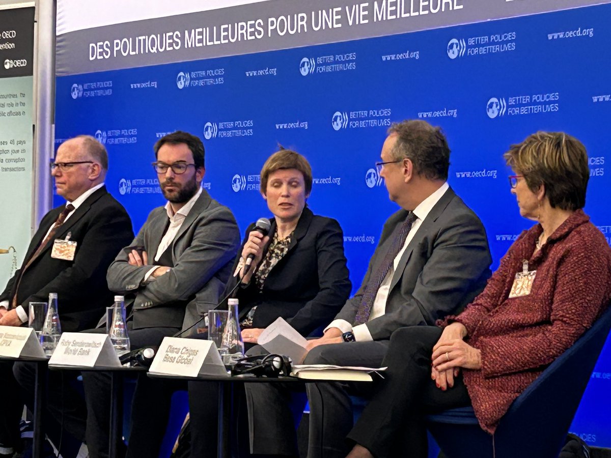 ‘State-centric responses not necessarily best suited to managing #corruption risks in fragile contexts given factionalism and lack of trust’. @G_Nicaise U4. Great panel ‘Mitigating Corruption Risks Post Conflict: An ODA Perspective’ #GACIF @OECDdev @RSenderowitsch