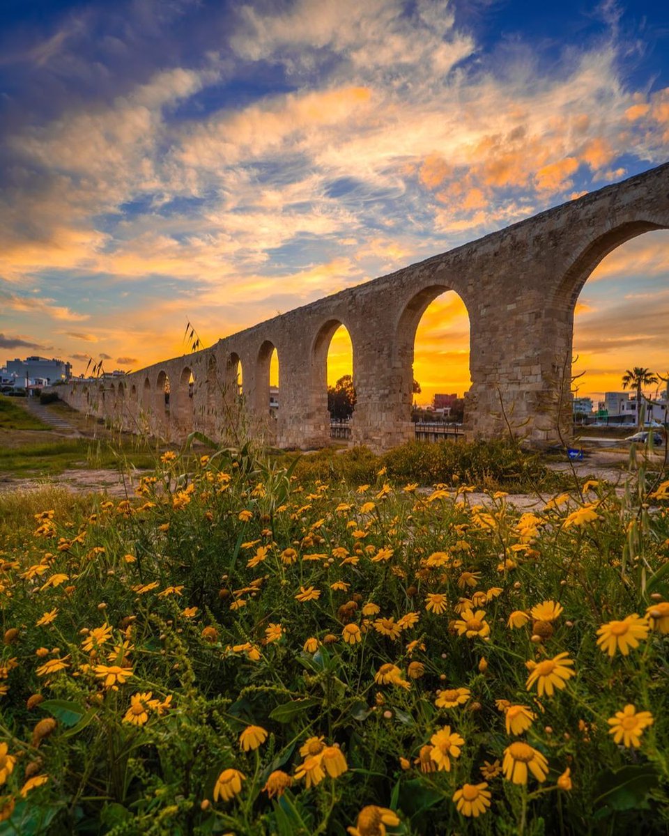 Did you know this architectural marvel dates back to the 18th century? The Kamares Aqueduct in Larnaka supplied water to the city until 1939 and now stands as a testament to both beauty and historical significance. 🌉✨ #visitcyprus #larnakatourism
📷 IG kos_anton_photography