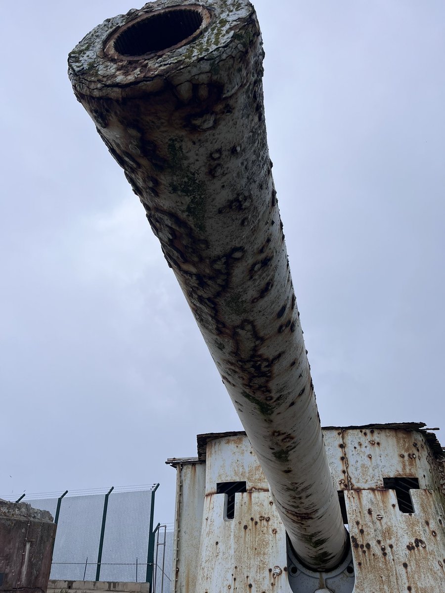 RAF_Gib's tweet photo. Personnel from @RAF_Gib braved the wind and rain to complete the gruelling Med Steps and also learnt a bit about Gibraltarโs history today
@MODGibraltar
#medsteps https://t.co/WxGYKd7xzo