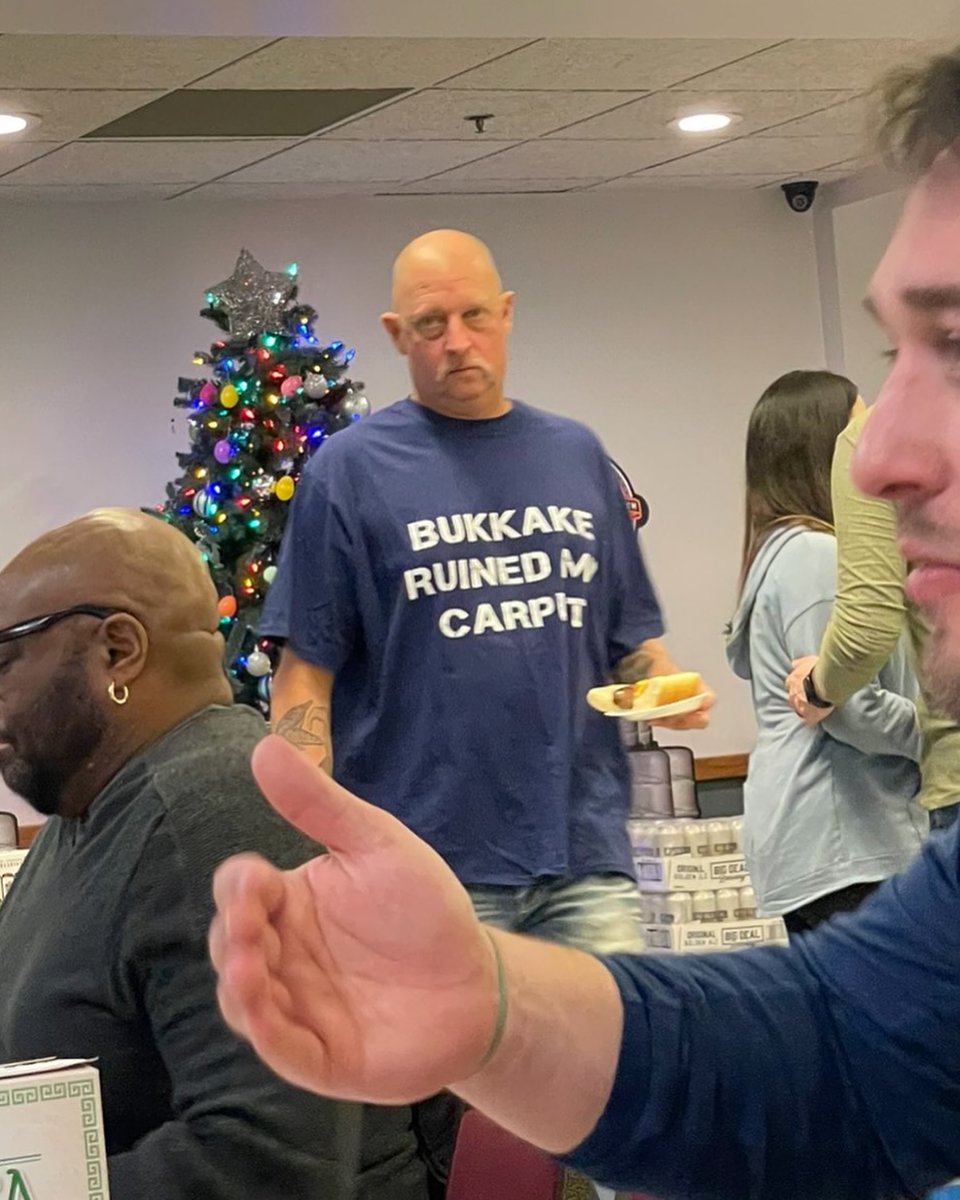 shirtsthtgohard's tweet photo. https://t.co/uaRNIPyDDM