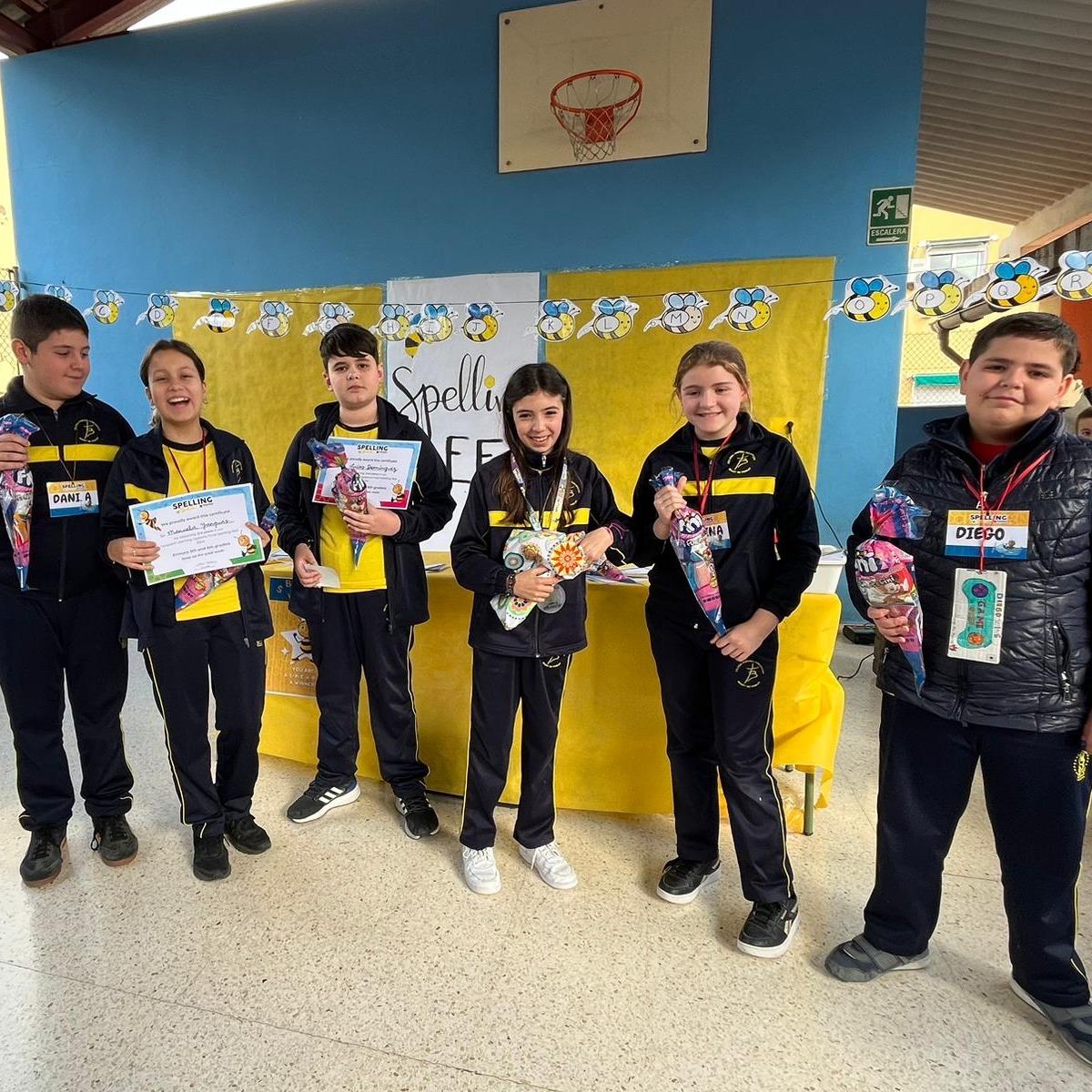 Tangram_LS's tweet image. 😄 ¡Felicidad plena! 

En el colegio Purísima Concepción ya tienen a sus ganadores de la Fase Escolar del Spelling Bee. Seguro que el nivel ha sido muy alto. ¡Nos vemos en la GRAND FINAL! 

🎉 ¡Enhorabuena! 🎉

#XIISpellingBee #TangramLearningSystems