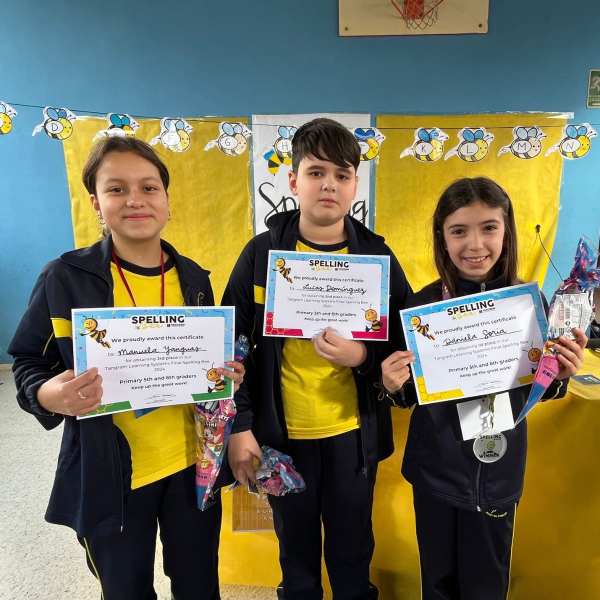 Tangram_LS's tweet image. 😄 ¡Felicidad plena! 

En el colegio Purísima Concepción ya tienen a sus ganadores de la Fase Escolar del Spelling Bee. Seguro que el nivel ha sido muy alto. ¡Nos vemos en la GRAND FINAL! 

🎉 ¡Enhorabuena! 🎉

#XIISpellingBee #TangramLearningSystems