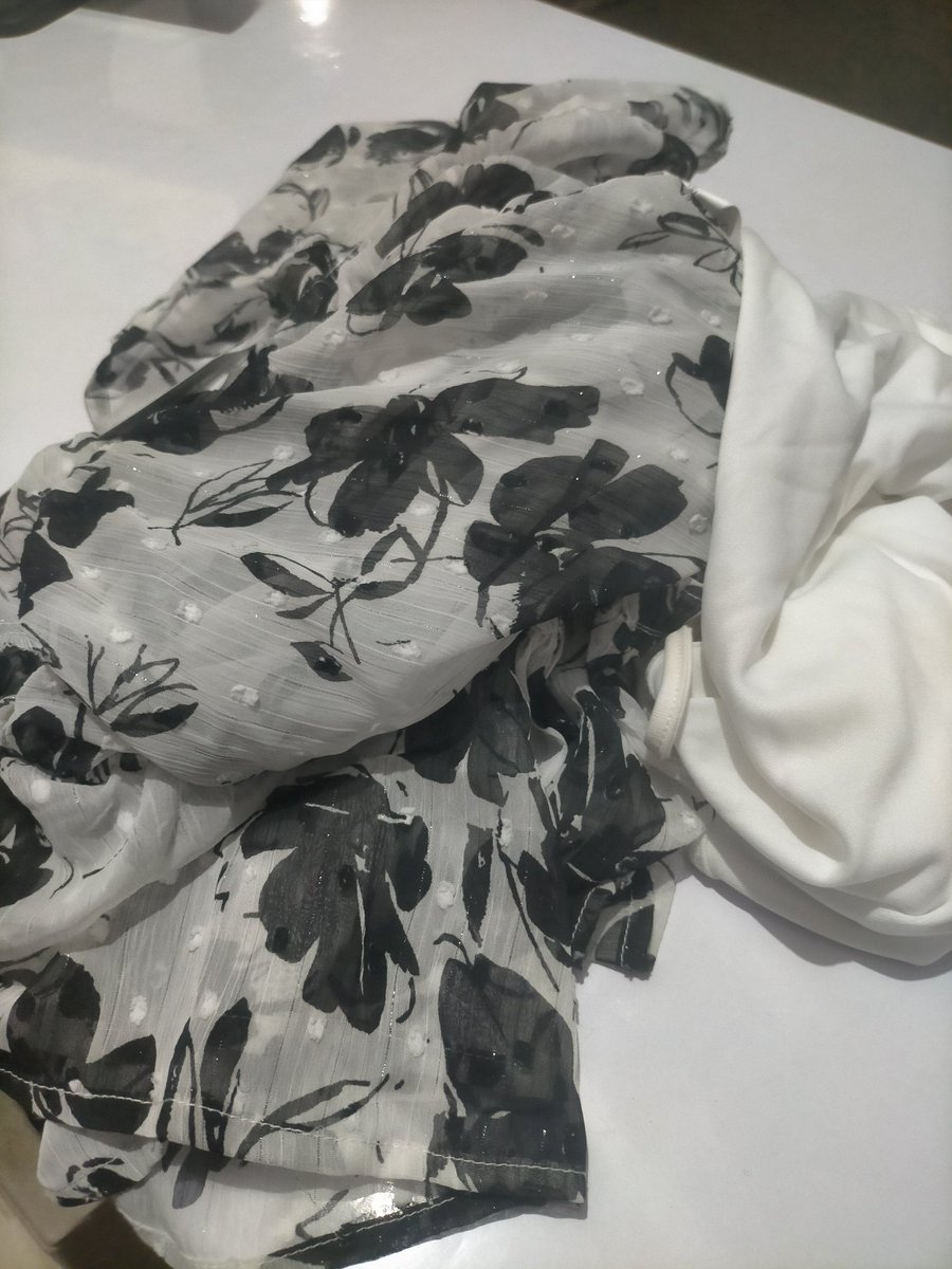 Kumarmanoj705's tweet photo. I have ordered a shirt from Ajio app 
But I have received a wrong product what I was ordered
But the company doesn't return my order . Order id EX0025570135
I want my return .I have requested return 3 times but it cancelled @AJIOLife https://t.co/kmQrue2DZZ