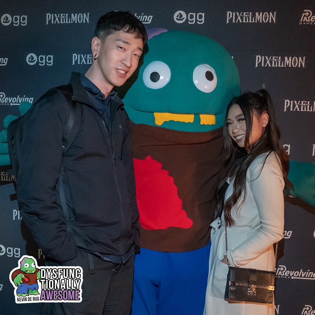 KevinDeRug's tweet photo. WEN SEE YOU GUYS AGAIN!

MISSIN' MY FRENS @LOCODOCO &amp; @OATMEWK. KEV LONELY.

#HUGSNOTRUGS https://t.co/lR2GBEGpgc