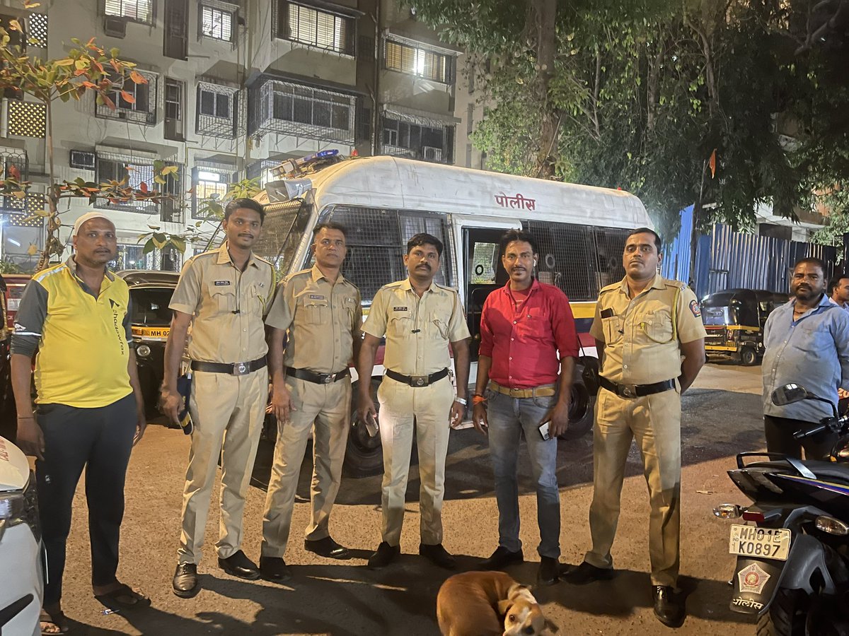 GeetaKadam8's tweet photo. Thank you, D N Nagar Police Chowky for regular roundups of our area. Hope u will continue the same, as we are facing lot of nuisance @CPMumbaiPolice @AmeetSatam https://t.co/cFSmd94d0f
