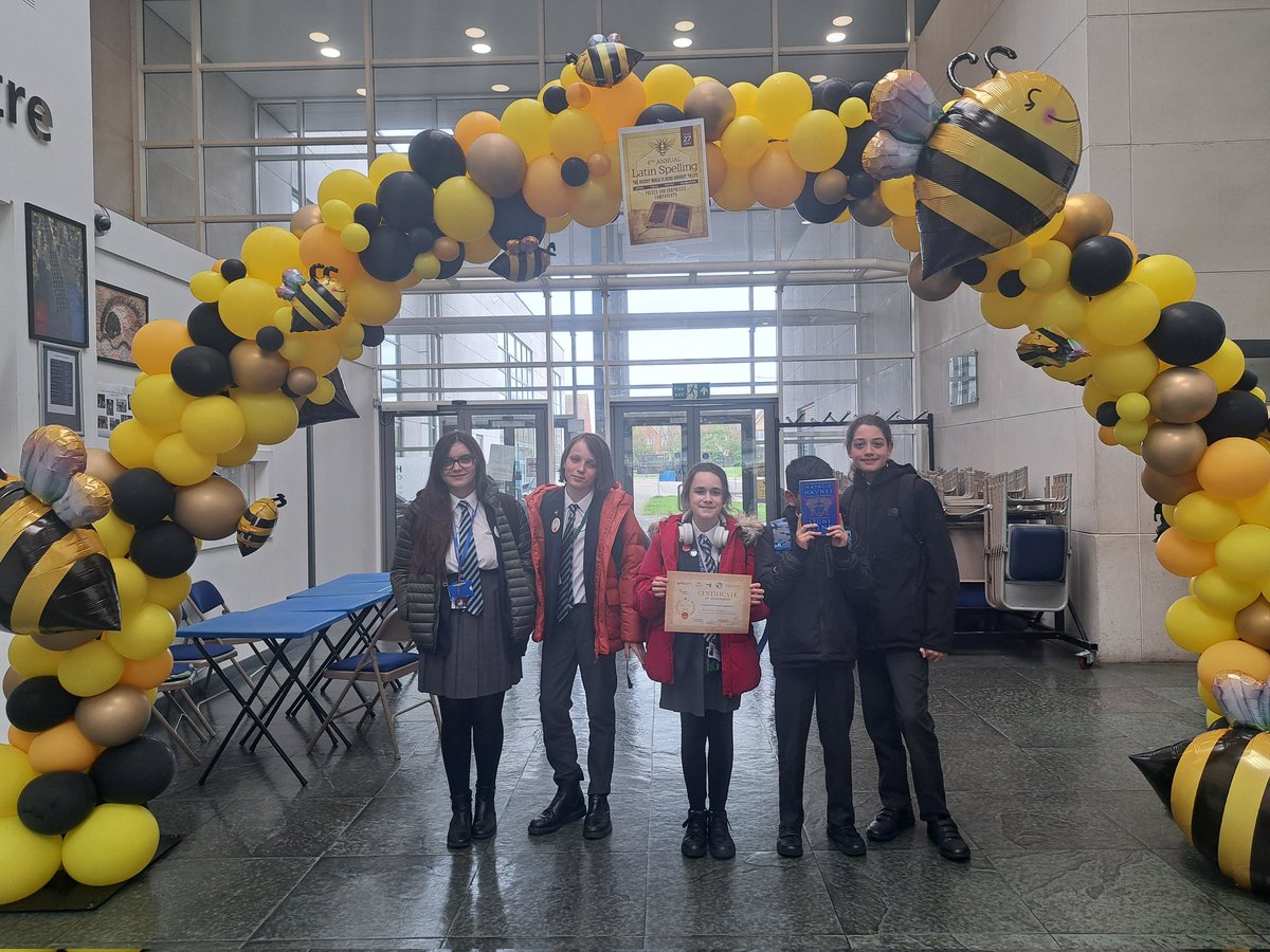 Bravo to Ruxandra and the rest of the team for their incredible effort in the #LatinSpellingBee Competition. 🐝 @KelmscottSchool @ClassicsHarris @pantelisiacovou @HandsUpEduc #ClassicsTwitter #TeachClassics