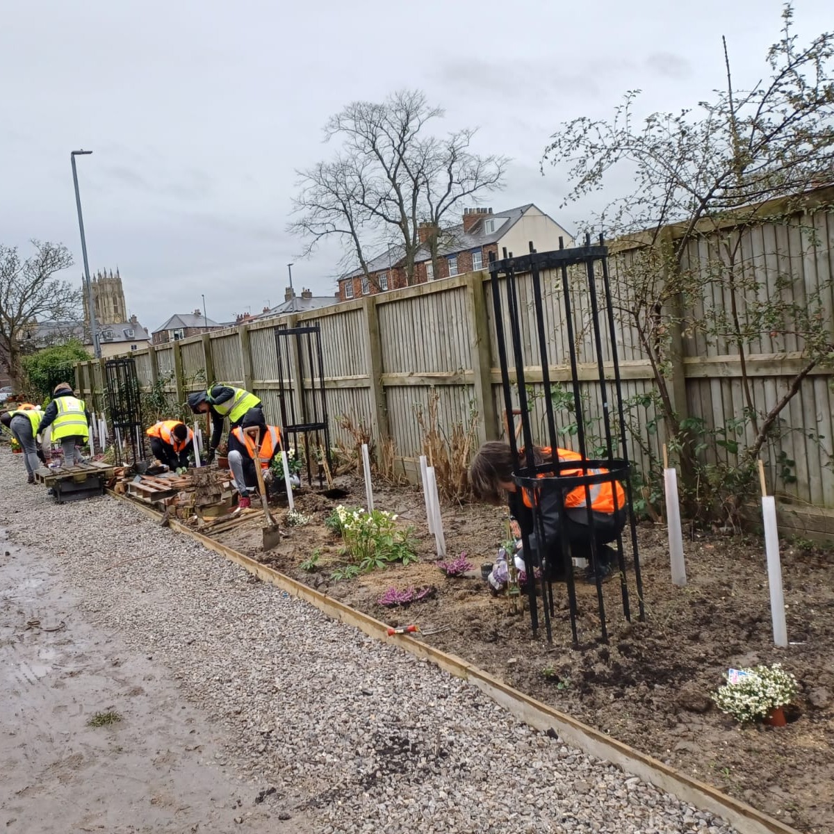 Hymers_College's tweet photo. Our @NCS Life Skills group took part in a community service activity, partnering with @beverleyinbloom at Beverley Train Station.

We were proud to see them embracing the opportunity to make a positive impact in their community. 

Well done Rafael, Megan, Pranav and Marceline! https://t.co/ggewXJFTBE