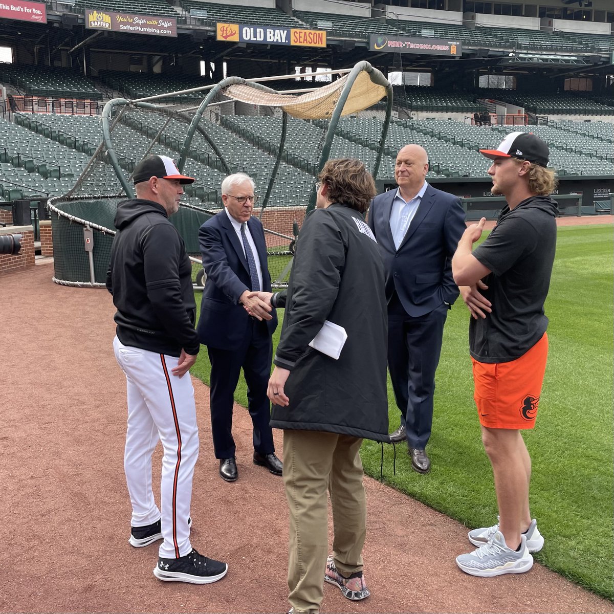 Happy 'Next Chapter' day @Orioles! Visited OPACY yesterday and met with @CalRipkenJr, Gunnar Henderson, and Brandon Hyde. Yes, I'm holding my breath right now. Go O's!