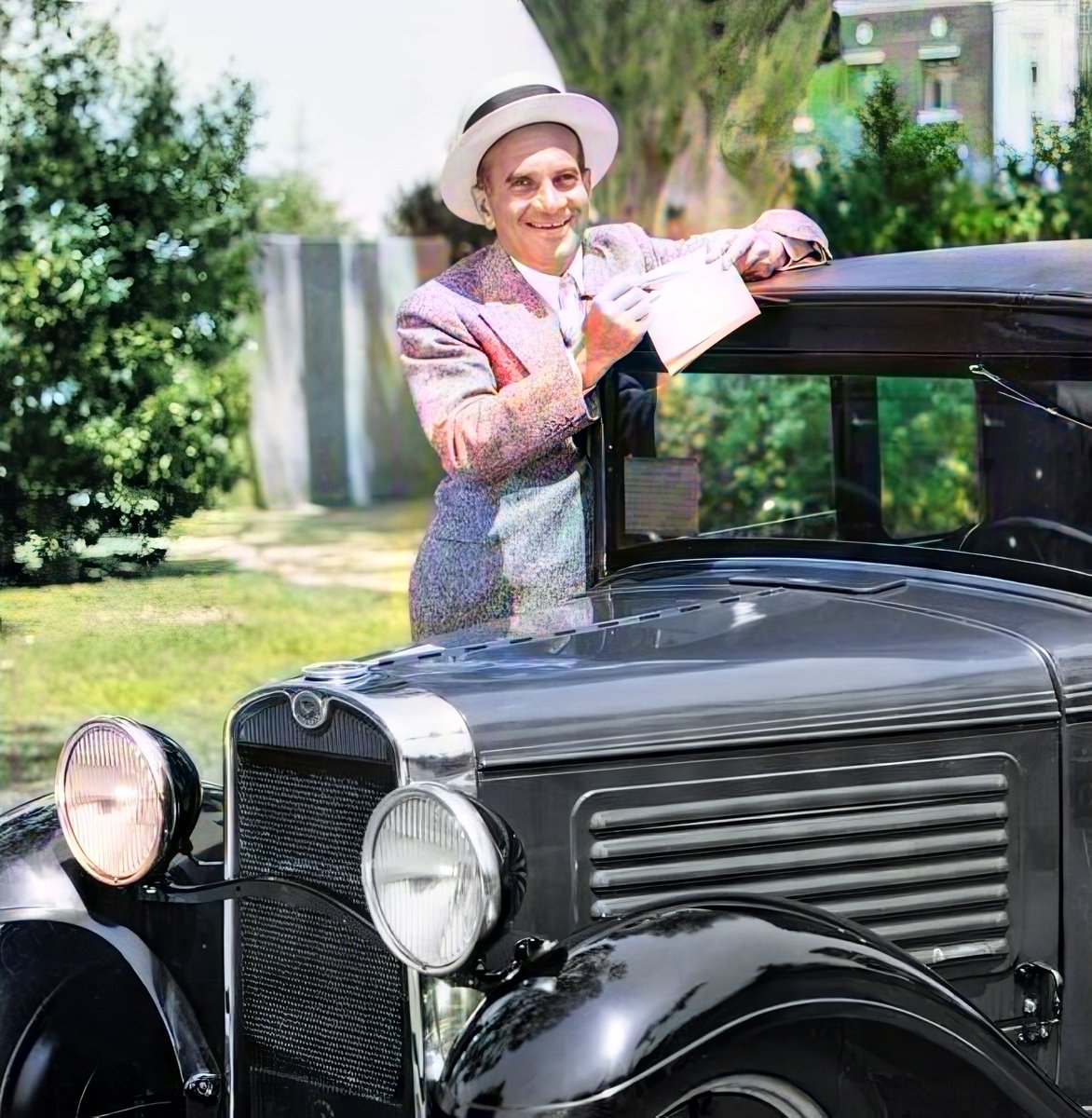 jolsoniajs's tweet photo. Al Jolson with an Austin Car in southern California, 1930. Restored and colorized photo. #jolson #aljolson https://t.co/TsTdwIQCOK