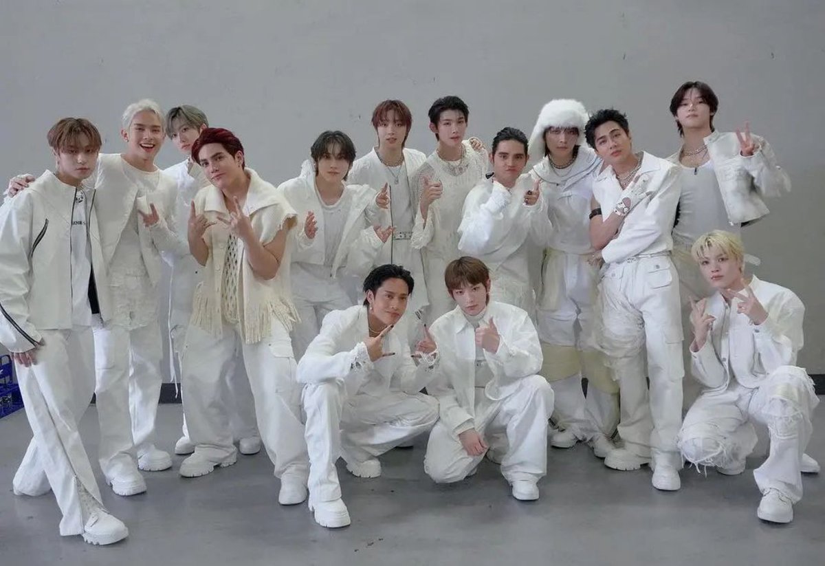 SB19_ATINph's tweet photo. These humans truly deserve the world after that magnificent performance at the AAA. In this house we celebrate the big and small wins. ✨🙌

Thank you A'TIN, LUNÉ and other fandoms who voted with us! 🩵

@SB19Official #SB19
@andTEAM_members #andTEAM https://t.co/xsZdLcHAQ8