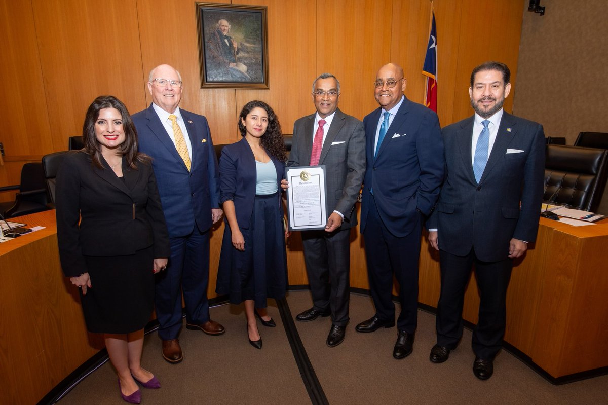 An honor to serve residents across 1,300 square miles &amp; the 4,100+ <a href="/METROHouston/">METRO Houston</a> team for 8+ years. Thank you Commissioners <a href="/LesleyBrionesTX/">Lesley Briones</a> <a href="/RodneyEllis/">Rodney Ellis</a> <a href="/AdrianGarciaHTX/">Adrian Garcia</a> <a href="/TomSRamsey2/">Tom Ramsey</a> and  <a href="/HarrisCoJudge/">Office of Judge Lina Hidalgo</a> for the kind words of appreciation. Inspired to continue my civic engagement