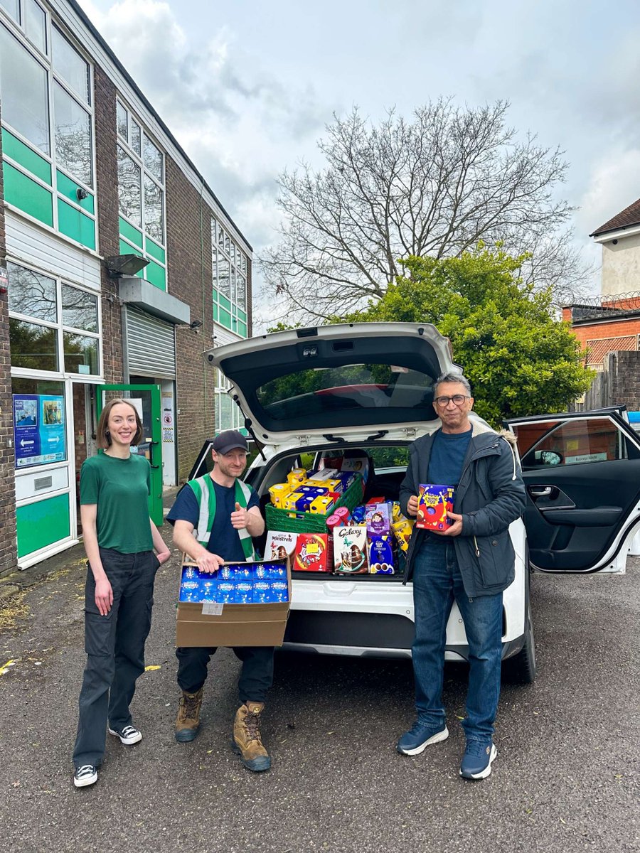 Young_Barnet's tweet photo. Today, we had the privilege of supporting two remarkable members with our Easter Campaign: New Citizens Gateway and @OurTime!
We are so happy the eggs are going to such great causes! 🐰💫
#EasterCampaign #CommunityImpact #SupportingMembers https://t.co/XhF3gZpOIO