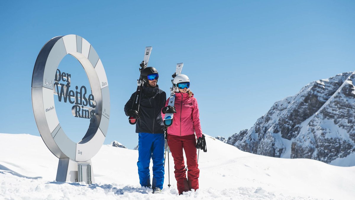 Chaletline's tweet photo. Looking For A New Challenge? Try ‘Der Weisse Ring’ In Austria https://t.co/IWBBc0vXe2 #lech #zurs #austria https://t.co/fziVDmrXjd