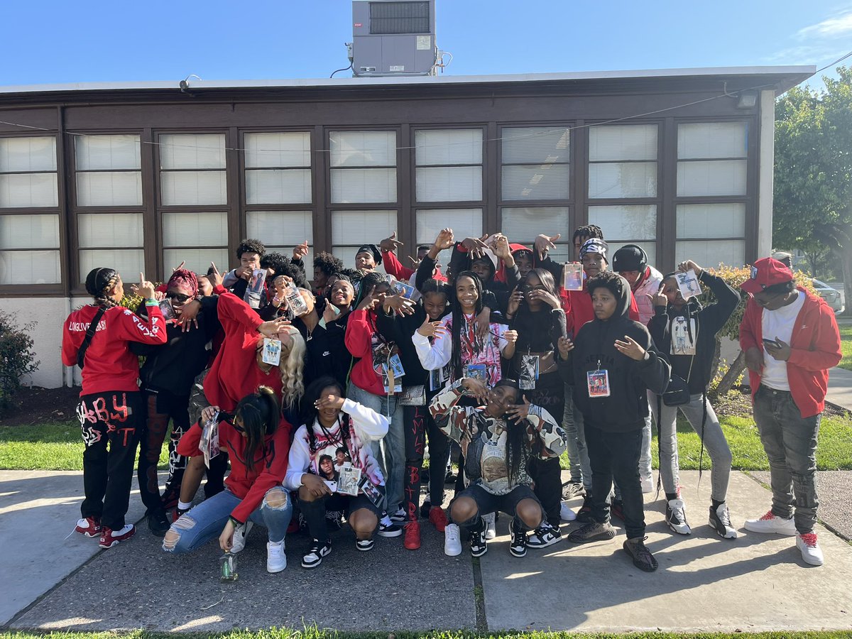 niyahamariipt2_'s tweet image. We all 84steppes lym btb 💔🤞🏾