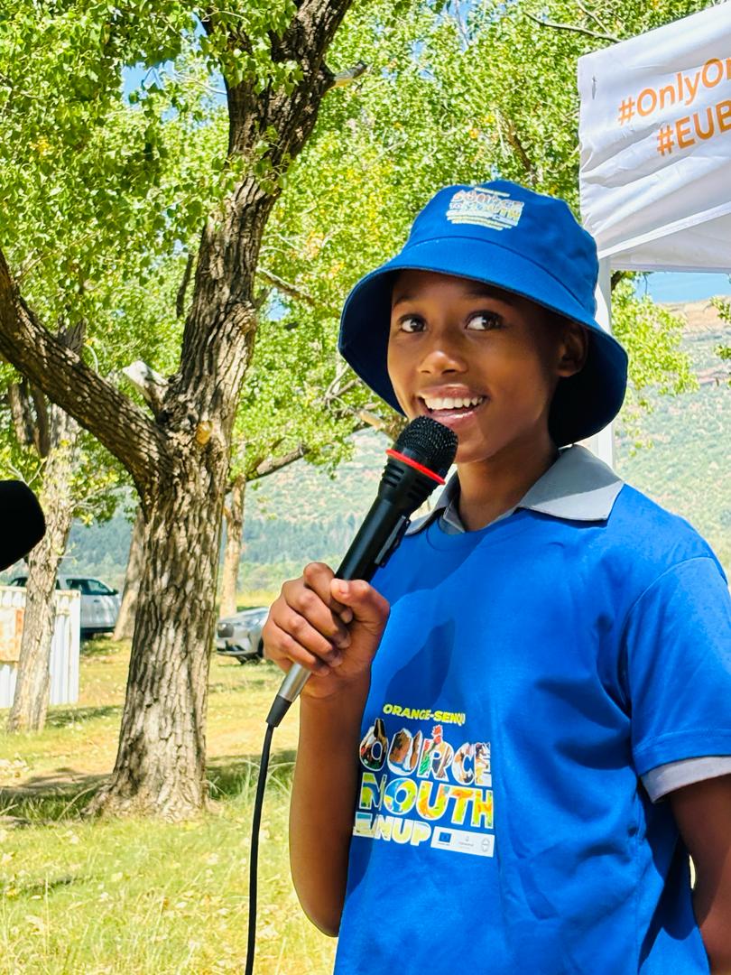 EUinLesotho's tweet photo. Motšelisi Mohapeloa from Thabeng High School in #Morija is the EU mentee 2024 -she already started her 'mandate' at the #EUBeachCleanup on 15 March -happy to have our representative in the historic town of Morija - PA #WomenAmbassadors #GirlPower #SourceToMouth #Lesotho https://t.co/5WyQr50Qcp