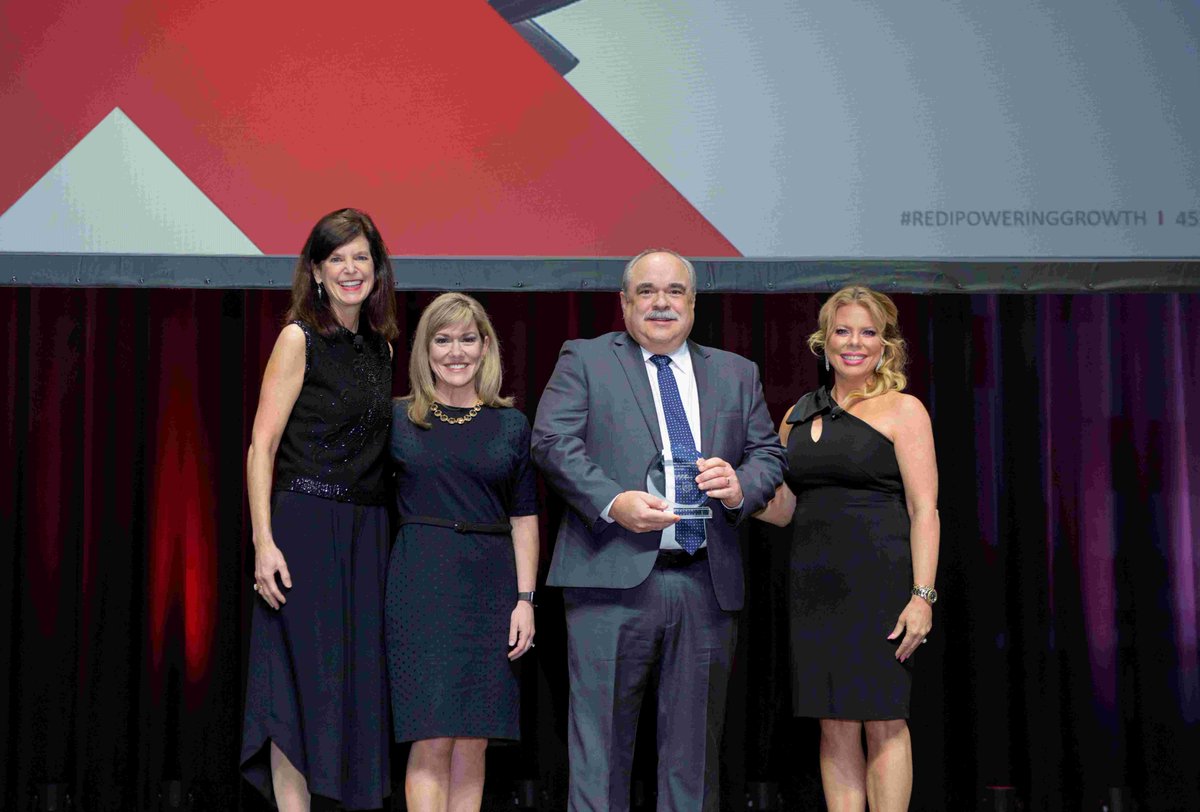 BE_NKY's tweet photo. Happy 10th Anniversary @GrowCincyUSA! You are an invaluable partner in the economic development work we do in Northern Kentucky, and we loved celebrating this milestone with you last night! #REDIPoweringGrowth https://t.co/OSjB6lx6LO