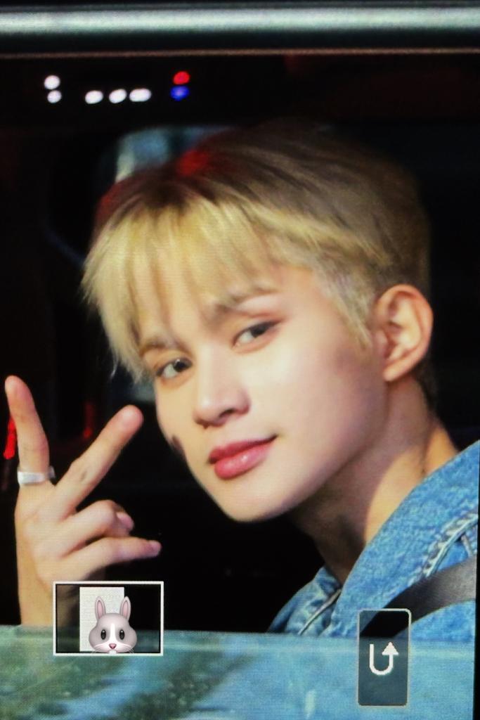 WinstonFanatic's tweet photo. halllo Mr. Fox u did great todayy!!!! enjoy ur rest see uuuu sa SM CABS!!! ๐๐
#WINSTONisBACK
#HORI7ON_WINSTON
#WINSTON @HORI7ON_twt ๐ฆ https://t.co/UX1Byd3dyO