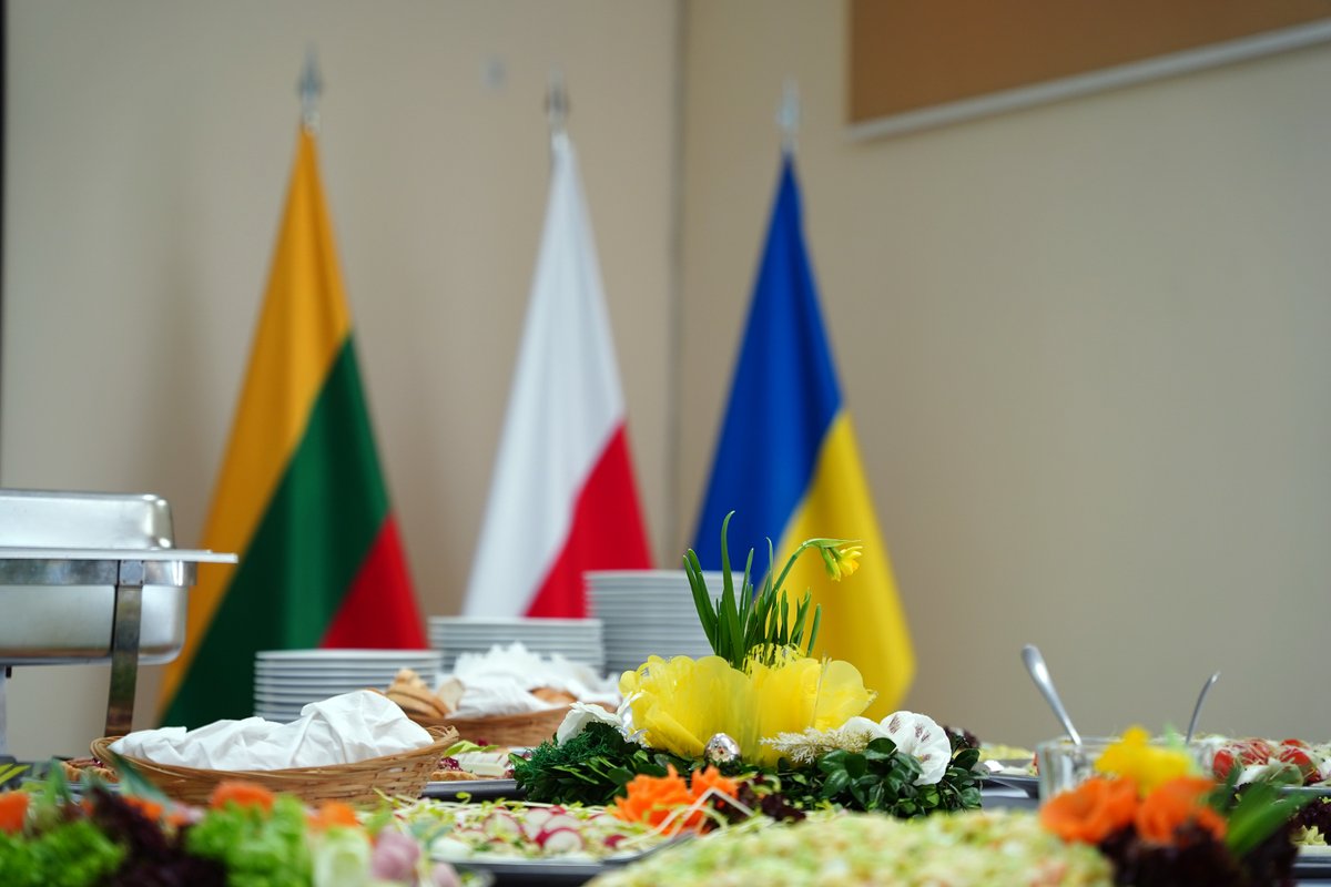 MNBHQ's tweet photo. Today the π±πΉπ΅π±πΊπ¦@MNBHQ family had a great opportunity to celebrate Easter with colleagues, friends and partners, enjoying traditional dishes and sweets in a good company.
Wishing everyone a Happy Easter and joy!
#HolyTime #unitedforpeace #LITPOLUKRBRIG https://t.co/Pa7zp4pPdH
