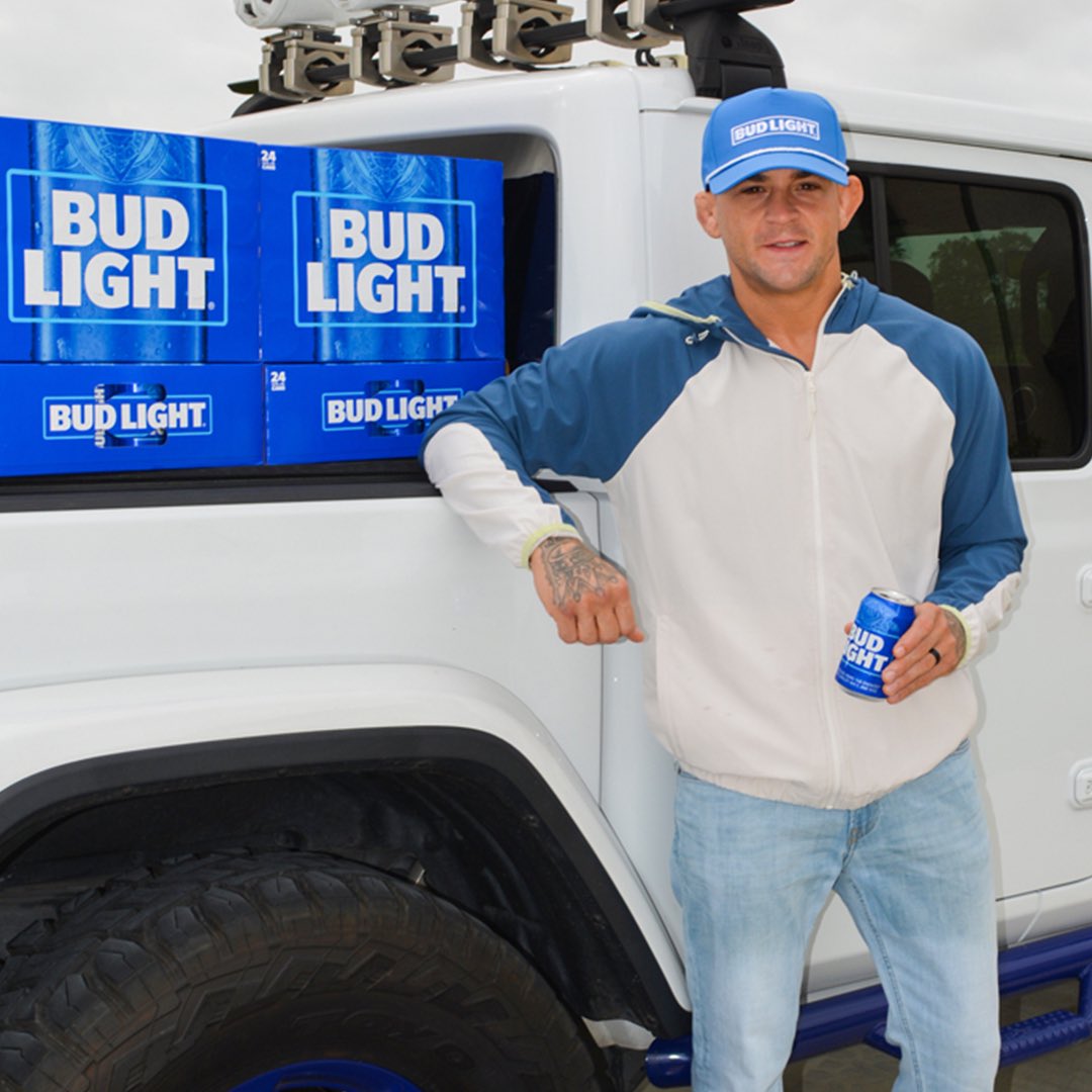 budlight tweet picture