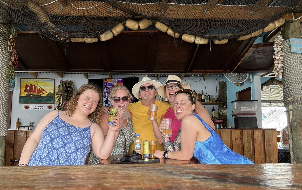 Vacationing with 4 Canadian mermaids in #Antigua this week. 

Now, THAT’s what I call #RetirementLiving!