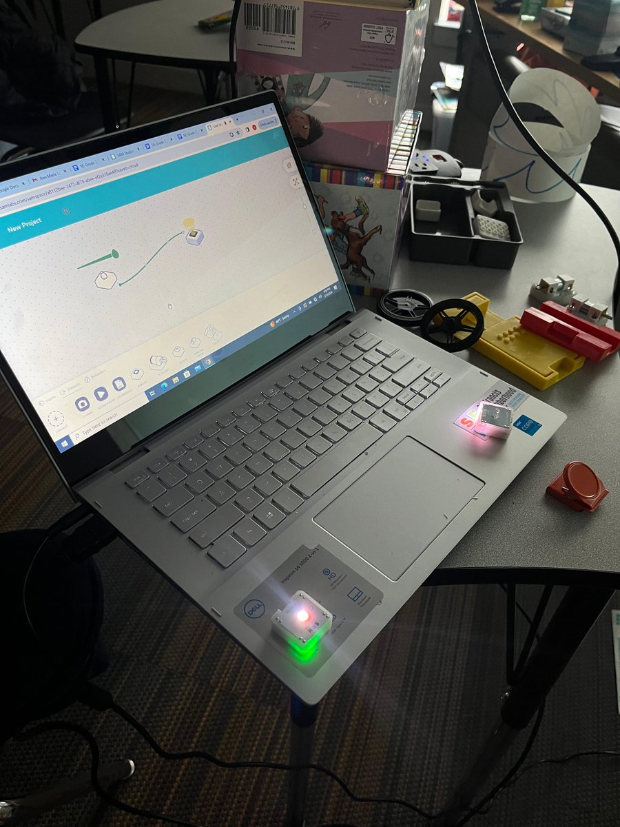 How are your coding skills? 🤔 Thanks to a <a href="/SAMLabs/">SAM Labs</a> lesson led by #IgniterIntern Troy, our Group 3 students are well on their way to success in STEM! 💻 The entire class was highly engaged &amp; it was a delight to see students helping their peers get the hang of the new technology.