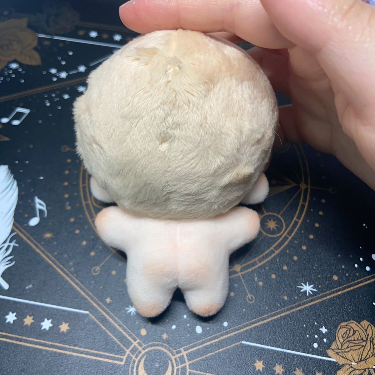 Diawu_Q's tweet photo. 更新個寫教程時做的娃的三視圖（後腦勺提前替換成了要做的頭髮的布料） https://t.co/U6LMjplYXq