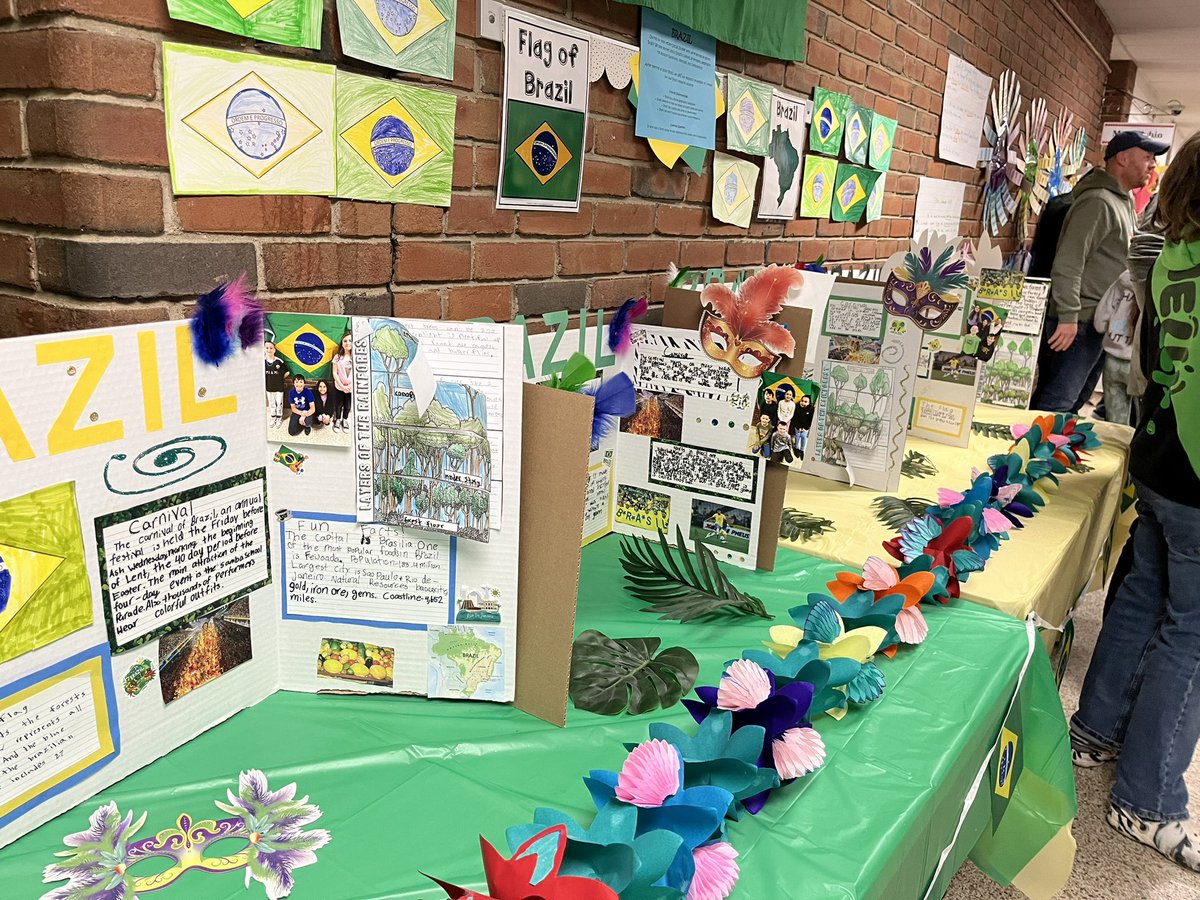 We are so proud of our students’ accomplishments!  Their beautiful projects were on display last night!  Thank you to everyone who joined us! EIPRIDE FOREVER <a href="/eischools/">East Islip UFSD</a>