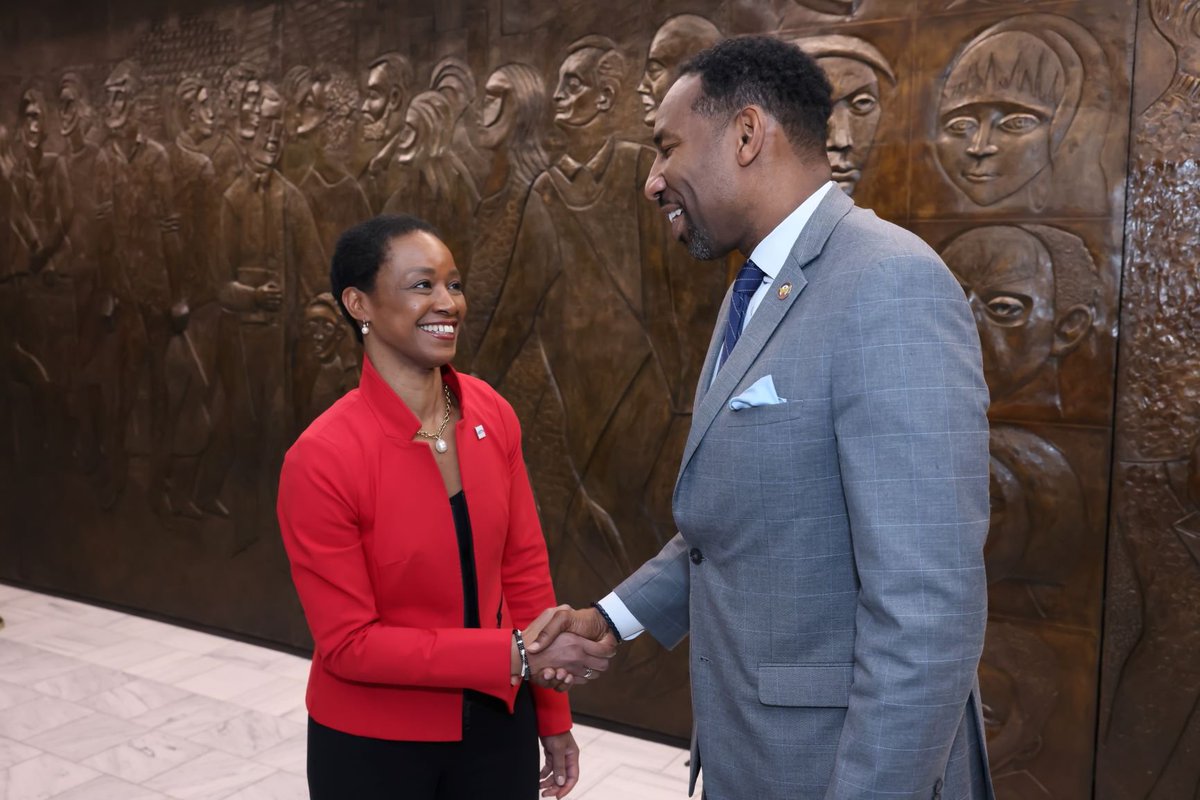 Thank you for meeting with our delegation @CityofAtlanta Mayor @AndreForAtlanta. I was proud to highlight how @USTDA partners with Georgia businesses to support priority infrastructure projects in emerging economies.