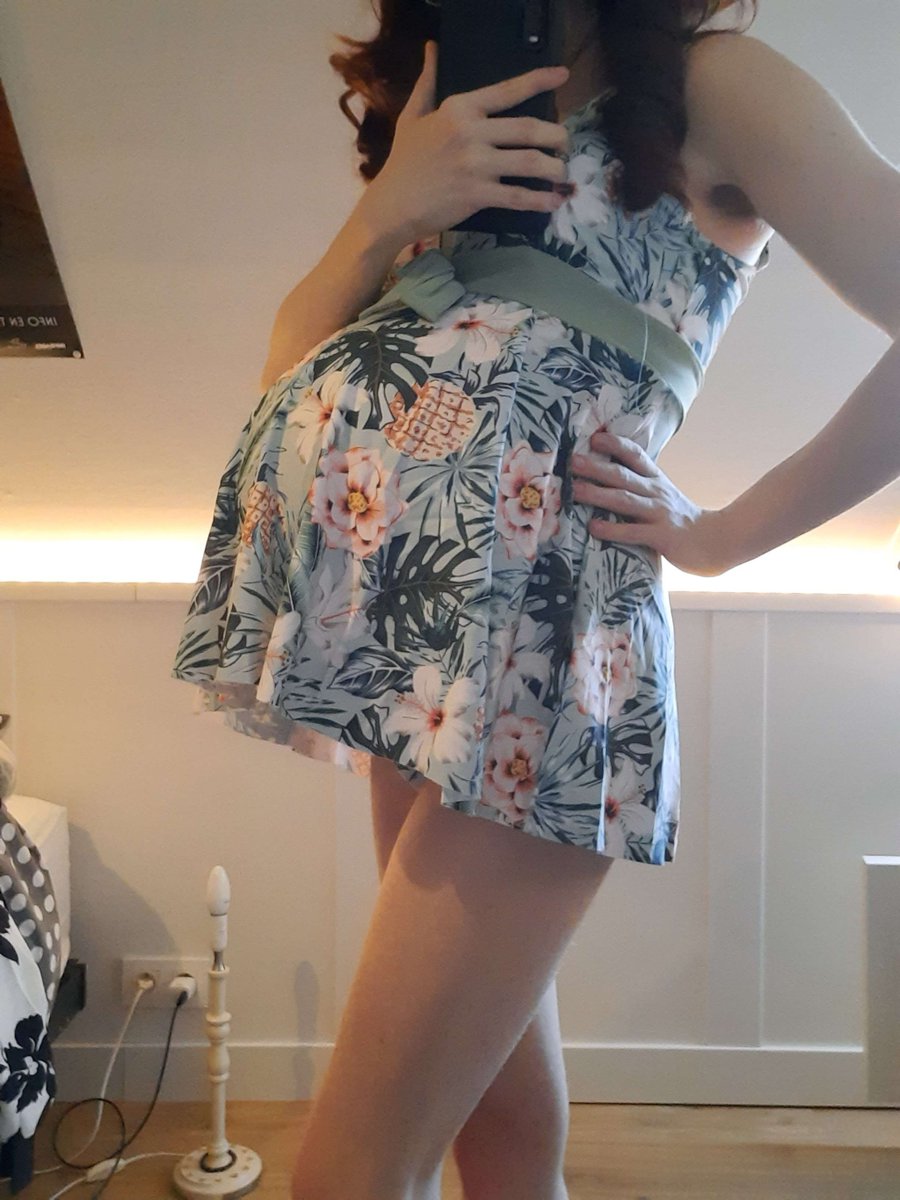 SpazzyPregs's tweet photo. its not summer yet but man I wanna wear this 🤭 https://t.co/Ds6bHIcEaa
