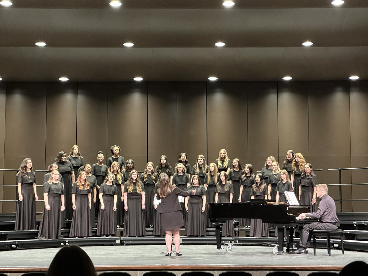 Awesome UIL performance by Varsity Women @AtascocitaChoir! @HumbleISD_AHS @HumbleISD @TreyKraemer @ElizabethFagen