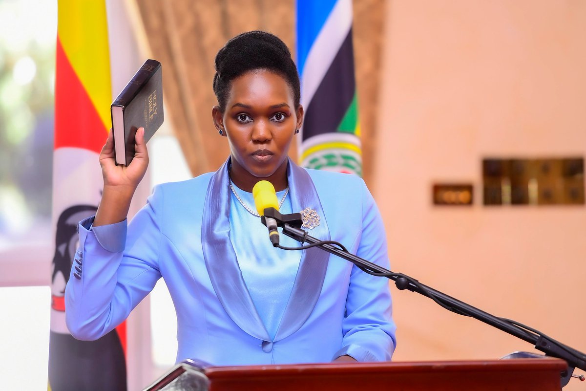 PNyamutoro's tweet photo. Today I took oath as Minister of State for Energy and Mineral Development( Minerals).

Thank you to H.E President @KagutaMuseveni
for believing in my  potential as a young charismatic leader.

This is a win for the youth across the country so let's create some impact here too.
@eddykenzoficial
@MorisMuhindo @HajjatMedina