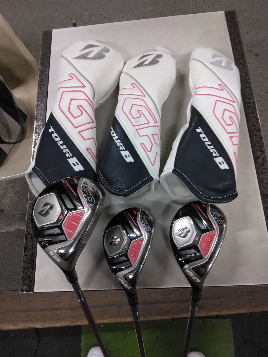 yuka5golf's tweet image. 仕事帰りに練習⛳
先日、4Uが欲しくて
黄色いお店に行きました😆
あまり使っていなかった7W
を手放し、4Uと5Uをゲット⛳
そのまま練習場へ行くと
めっちゃいい感じ🏌️
ステルスの5W使ってましたが
揃えちゃいました⛳
次のラウンドが楽しみ😁

#ゴルフ好きと繋がりたい
#JGR
#こっそりアイアンもJGR