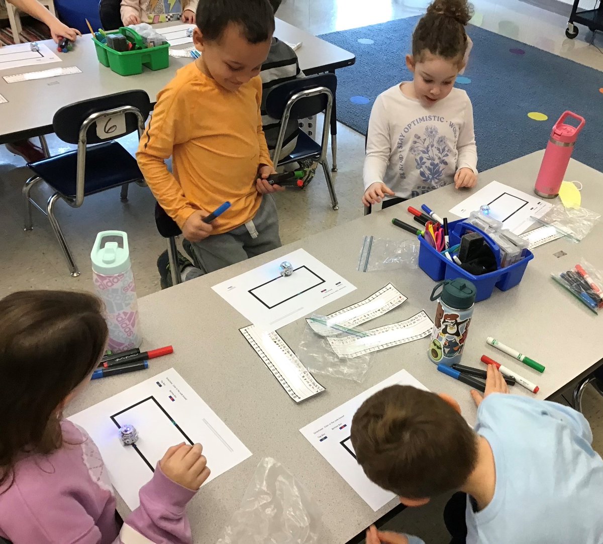 maurakbennett's tweet photo. Yesterday @PSD_EReichert and Chris Brockman came in and taught these Kinders all about coding with @Ozobot! They were so excited and STILL talking about it today! Thank you for such a fun and engaging lesson! @PennridgeSD #PennridgeProud https://t.co/giCtp6unmQ