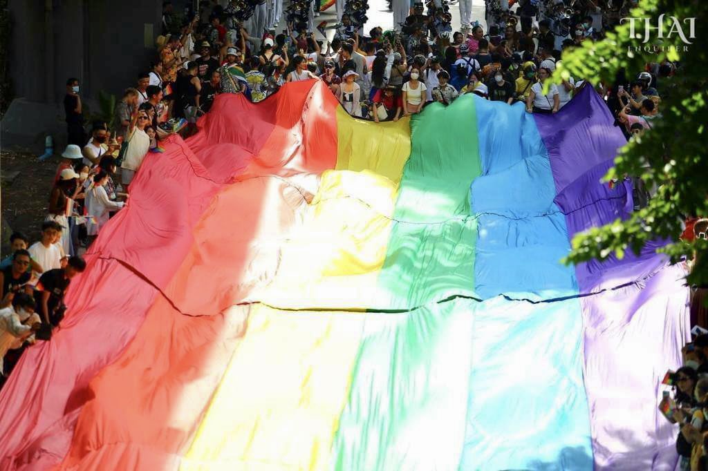 AthosIt's tweet photo. This is HUGE!!! Congrats Thailand on being an amazing beautiful country ❤️ So happy for the community and all the citizens who get to love who they want!!! #Thailand #samesex #MarriageEqaulity #สมรสเท่าเทียม https://t.co/cjuf3EvcpR