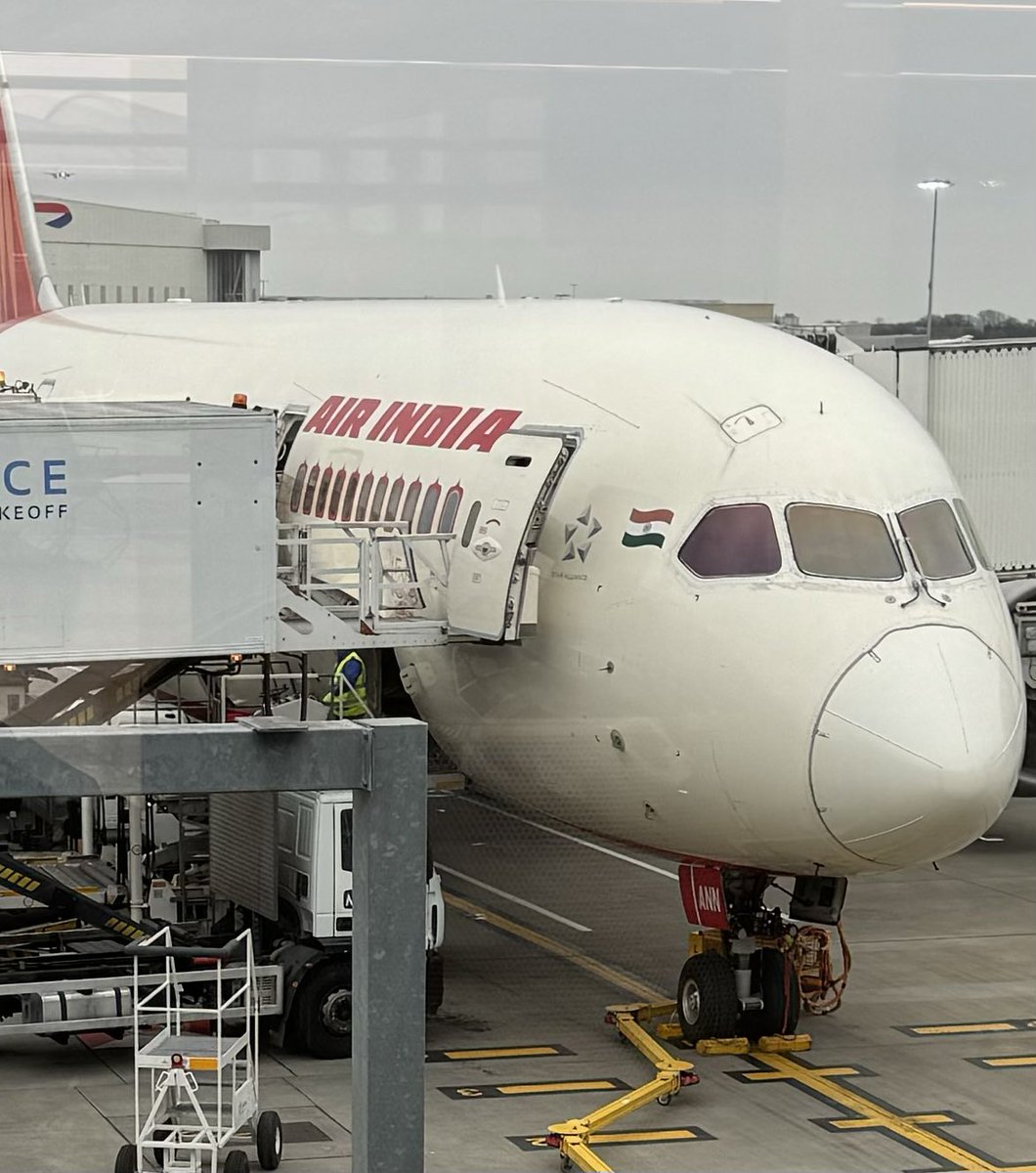 andyhodgsontv's tweet photo. Fancy a trip across Uzbekistan, Kazakhstan, Russia, Latvia and beyond? That’s exactly where my #airindia flight takes me from Delhi to London! 🇮🇳

Just the odd 4000 miles and I’ll be home.

#aviation #787dreamliner #flightroute https://t.co/yTEyaBhK2f