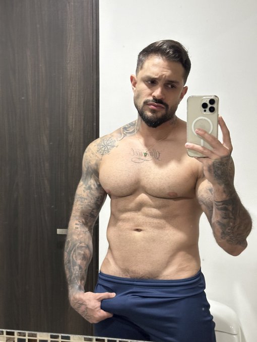 🤫🤫 https://t.co/5xiyinNVrq